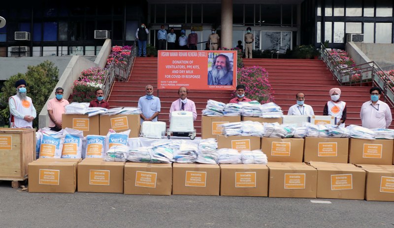 Vishav Manav Ruhani Kendra Donated 1500 PPE, 2 Ventilators to PGIMER