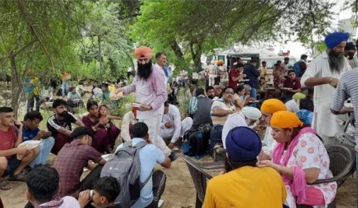 /gurdwara-jamuni-sahib-in-ferozepur-serves-langar-during-bomb-scare/