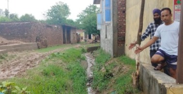 /village-sharing-pakistan-border-go-standstill-with-rain-aftereffects/